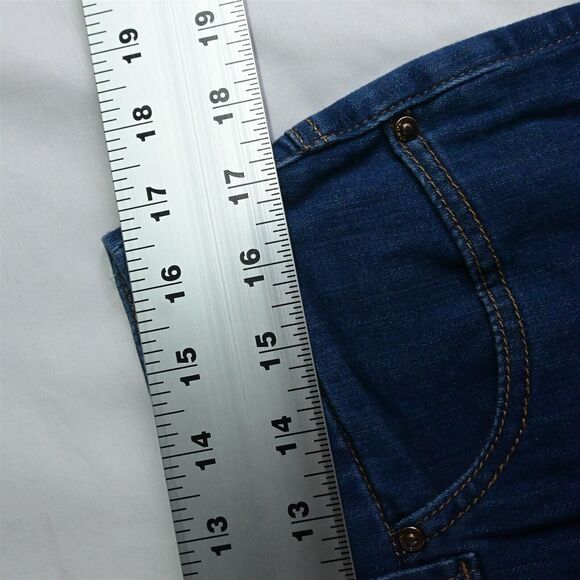 The So Collection Chico's 2 / 12 Short Straight Dark Stretch Denim Womens Jeans - Picture 2 of 9